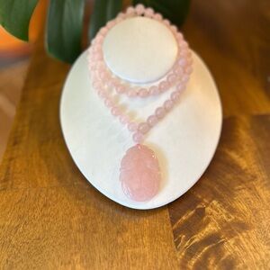 Vintage Carved Rose Quartz Beaded Necklace 22 Inches Necklace